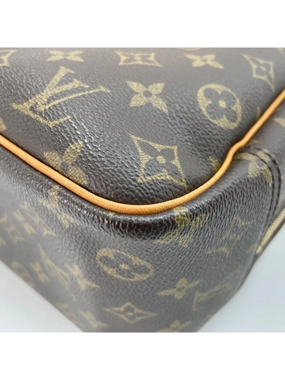 Louis Vuitton Handbag Deauville